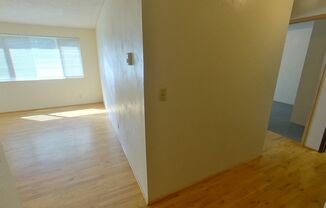 2 beds, 1 bath, $1,295, Unit 7