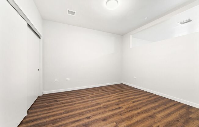 2 beds, 1 bath, 989 sqft, $2,850, Unit 109