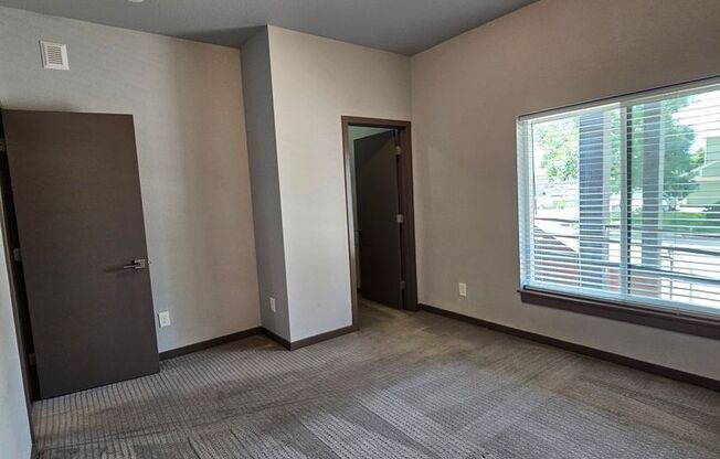 1 bed, 1 bath, 702 sqft, $1,295, Unit 101
