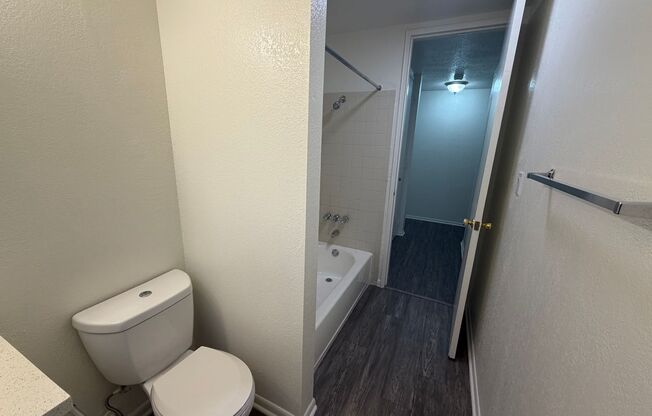 2 beds, 1 bath, 915 sqft, $2,765, Unit 5003A