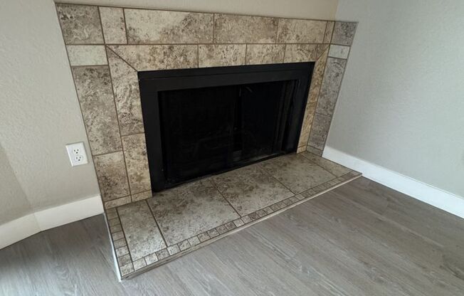 1 bed, 1 bath, 712 sqft, $1,450, Unit B9