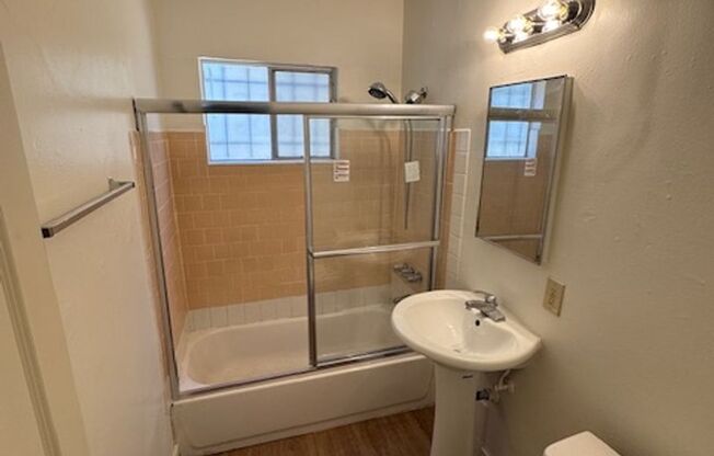 1 bed, 1 bath, 785 sqft, $1,850, Unit UNIT 1