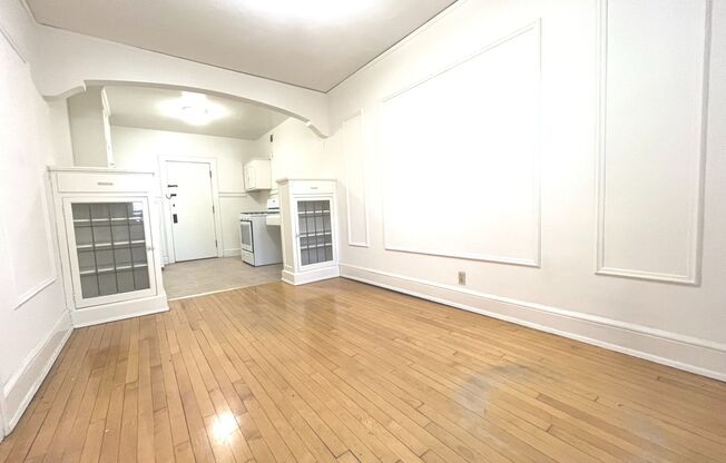 1 bed, 1 bath, $1,195, Unit 2