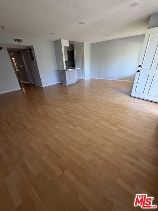 10282 TUJUNGA CYN BLVD