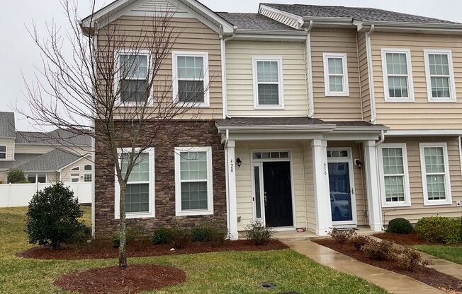 Available Now!! Three Bedroom Townhome in Waters Edge!!
