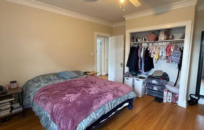 2 beds, 1 bath, 950 sqft, $1,680, Unit 4413-2B