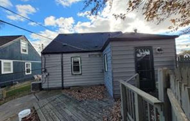 3 beds, 1 bath, $1,500