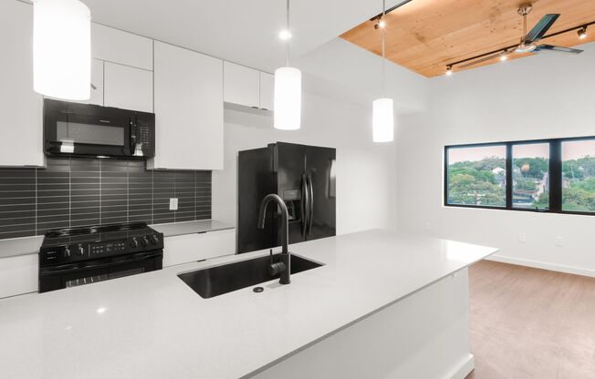 1 bed, 1 bath, 587 sqft, $1,273, Unit 301