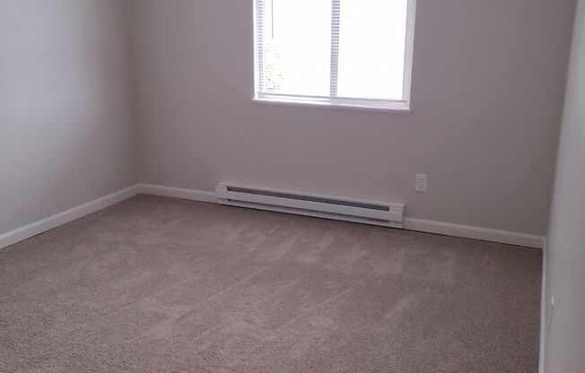 2 beds, 1 bath, 776 sqft, $1,495, Unit 052