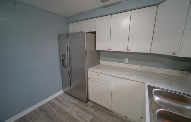 2 beds, 1 bath, 652 sqft, $900, Unit 1