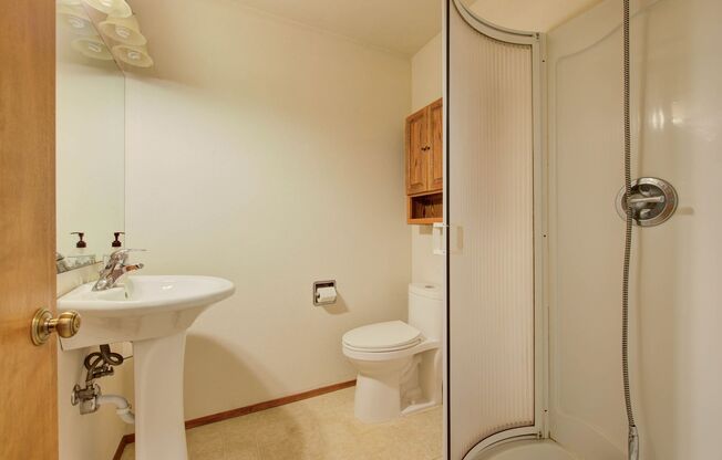 3 beds, 2.5 baths, $3,700