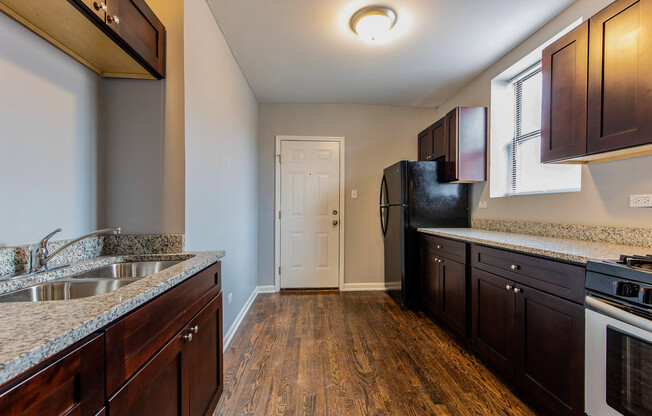 7525-33 S. Kingston Avenue