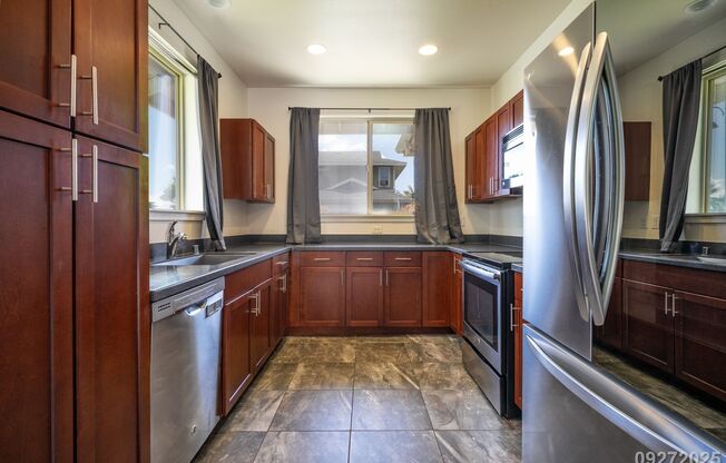 4 beds, 3 baths, $4,300