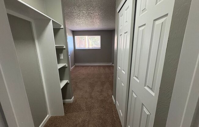 Mountain Pointe Apartments