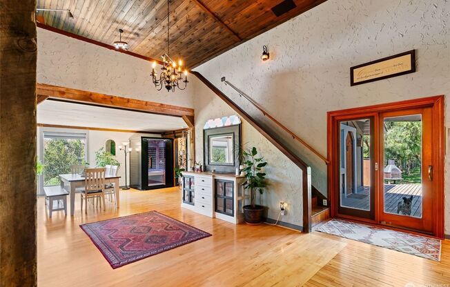 Distinctive Home with Resort Amenities