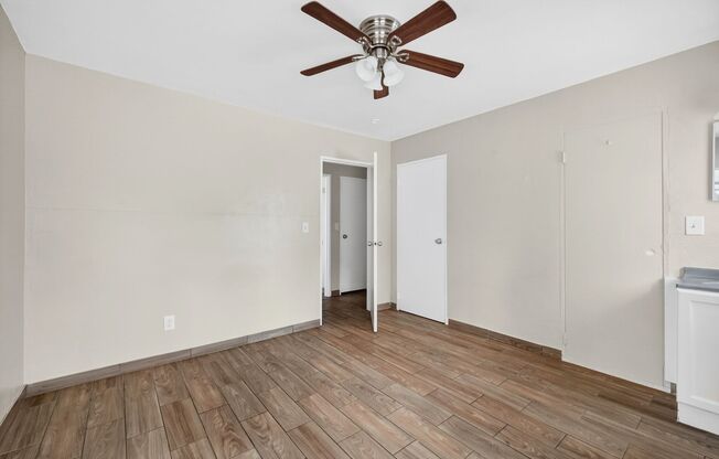 1 bed, 1 bath, 400 sqft, $1,100, Unit Unit B