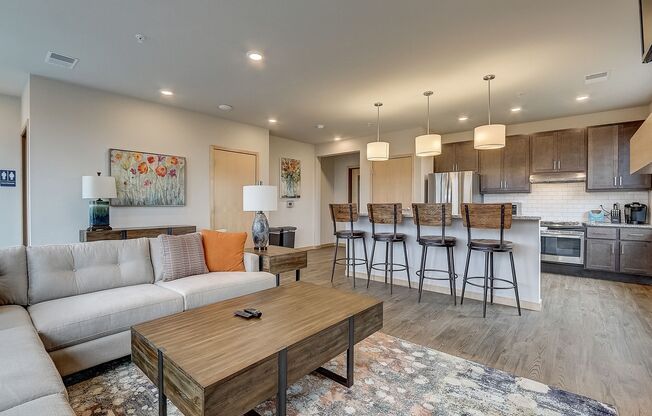 1 bed, 1 bath, 592 sqft, $1,760, Unit 302