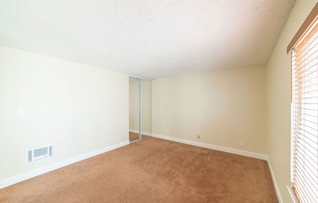 2 beds, 2 baths, $2,970, Unit 202