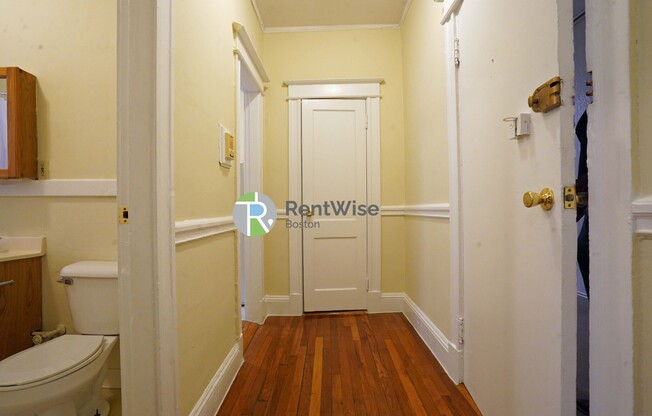60 Woodstock Ave
