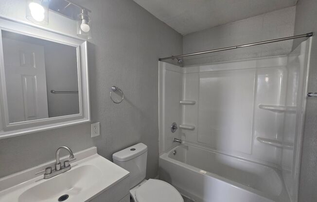 Studio, 1 bath, 330 sqft, $805.5, Unit #26