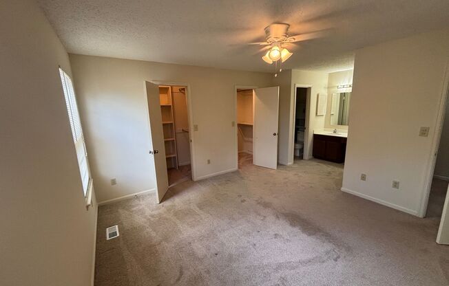 2 Bedroom, 2.5 Bath Townhome in Virginia Beach