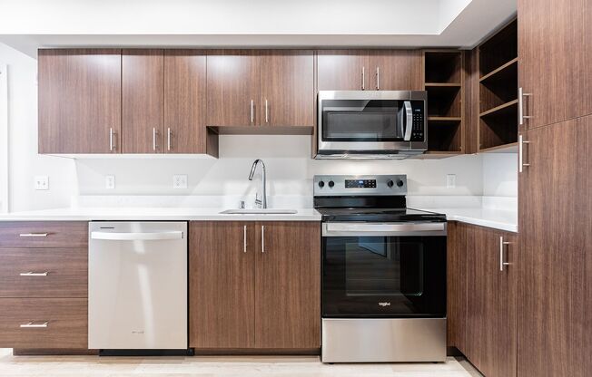 2 beds, 1 bath, 641 sqft, $1,875, Unit 817