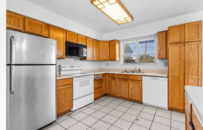 Tri-level Home with Spacious Backyard near Pronghorn Park