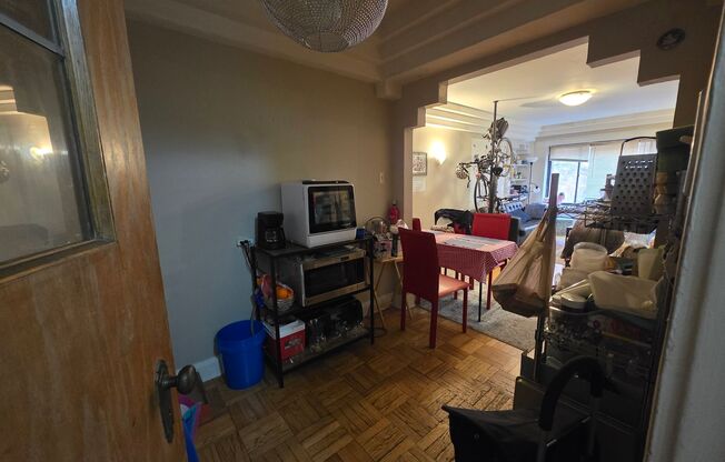 1 bed, 1 bath, $1,045, Unit 106