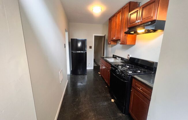 3 beds, 1 bath, $1,495