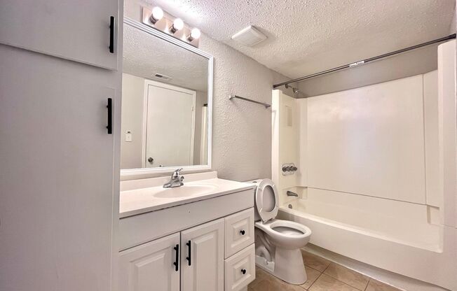 1 bed, 1 bath, 700 sqft, $1,599, Unit 116