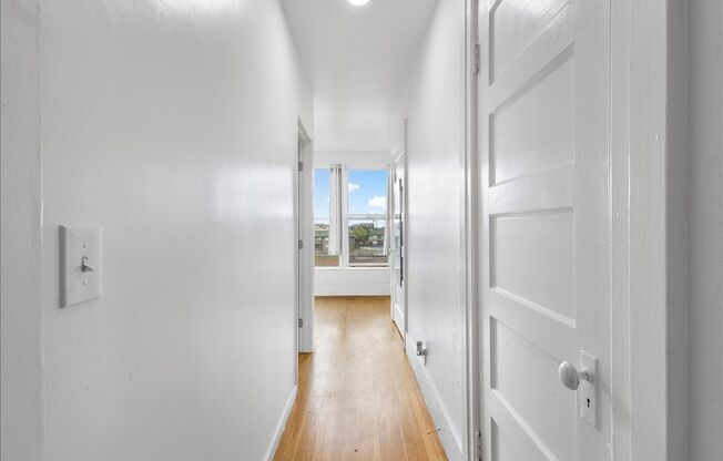 2118 Clinton Ave #B - 1 bedroom | 1 bath | Upper unit