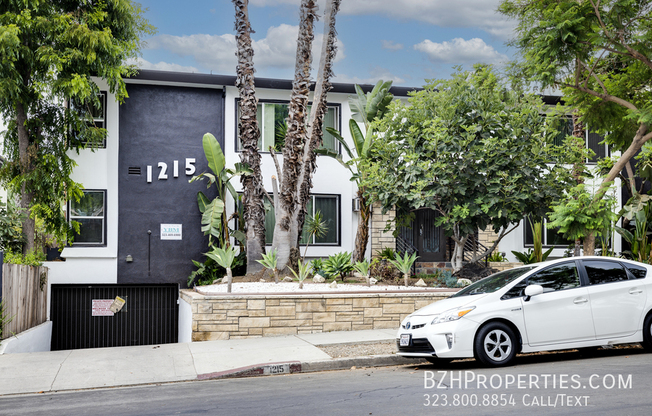 1215 N. Hayworth Ave