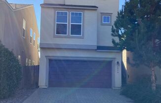 BEAUTIFUL 4 BEDROOM, 3 BATHROOM SINGLE FAMILY HOME - MOVE IN READY