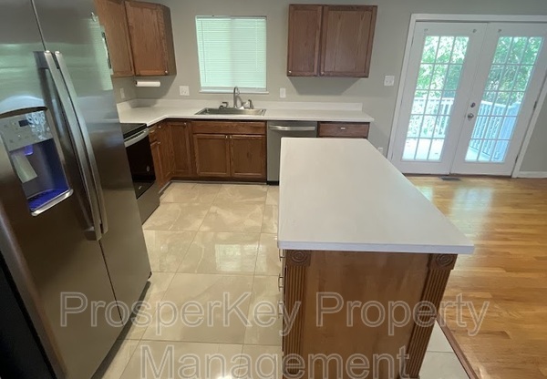 1211 TIMBERLANE DR