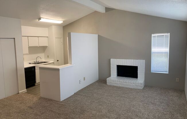 2 beds, 2 baths, 1,038 sqft, $1,085, Unit 2007