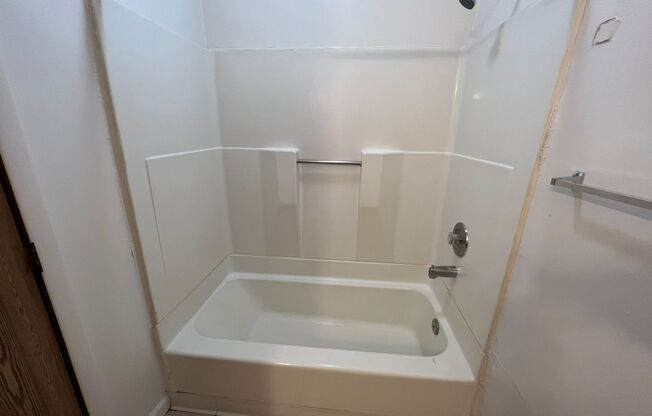 3 beds, 1 bath, 1,120 sqft, $2,349, Unit 732 S. Millvale Ave. #B3