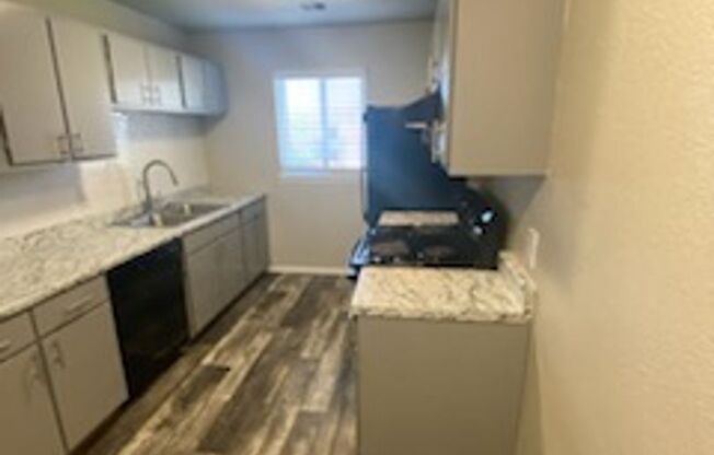 2 beds, 2 baths, 856 sqft, $920, Unit 2827-1805