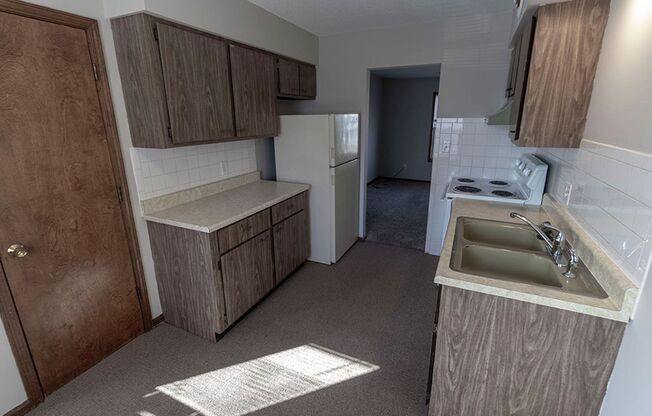 2 beds, 1 bath, $895