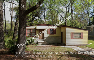 Great Midtown 3 bed, 1 bath home with laminate and W/D Hookups