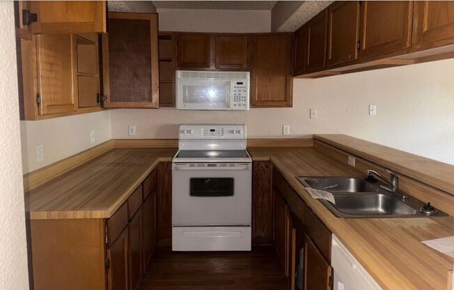 1 bed, 1 bath, 600 sqft, $1,600, Unit 103