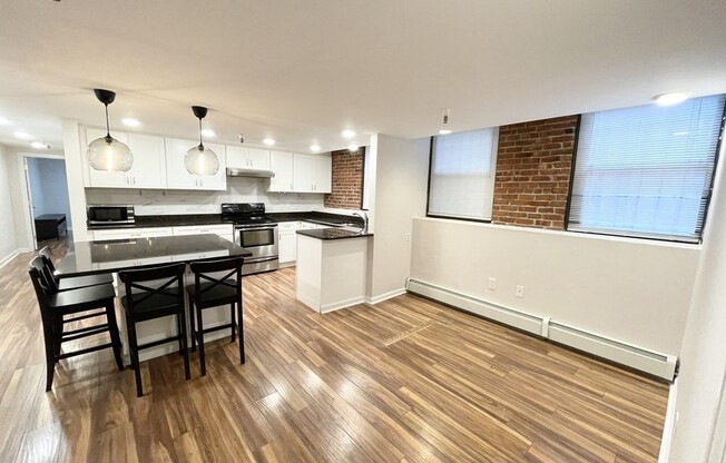 4 beds, 2 baths, $8,000, Unit 26