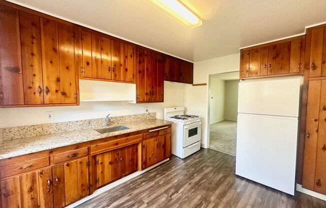 2 beds, 1 bath, 800 sqft, $1,975, Unit 4331