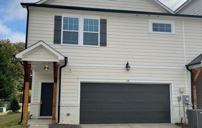 Beautiful Townhome located in Pineville, NC
