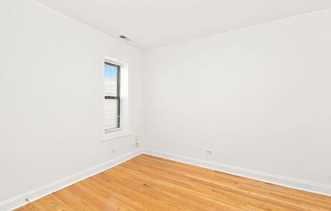 2 beds, 1 bath, $2,115, Unit 3731E-2S