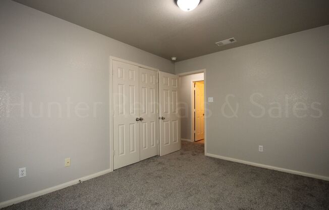 3 beds, 2 baths, $1,600