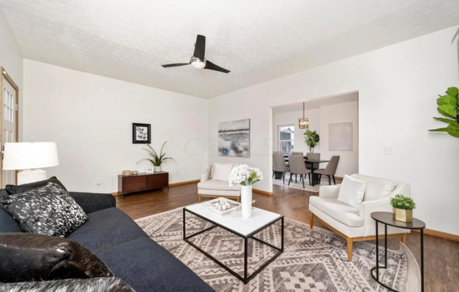 Elegant 3 Bed / 1.5 Bath Renovated Home in the Heart of Southern Orchards