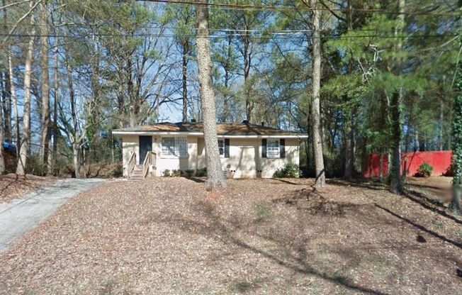 4 bed and 2 bath in Decatur!