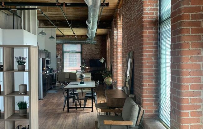 Studio, 1 bath, 1,068 sqft, $2,108, Unit 401