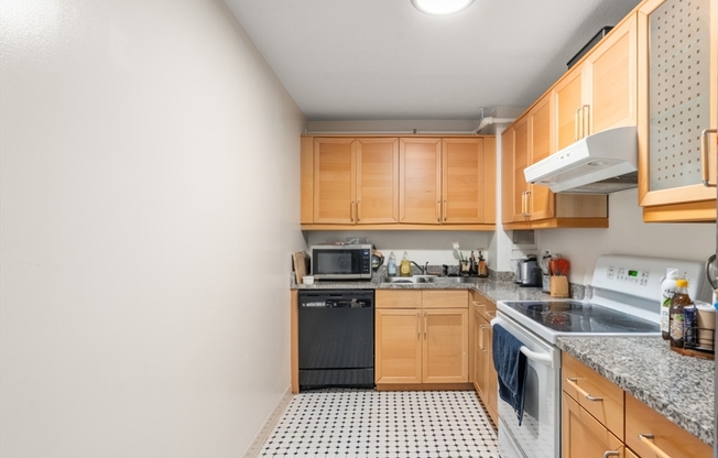 1 bed, 1.5 baths, 750 sqft, $3,200, Unit 303