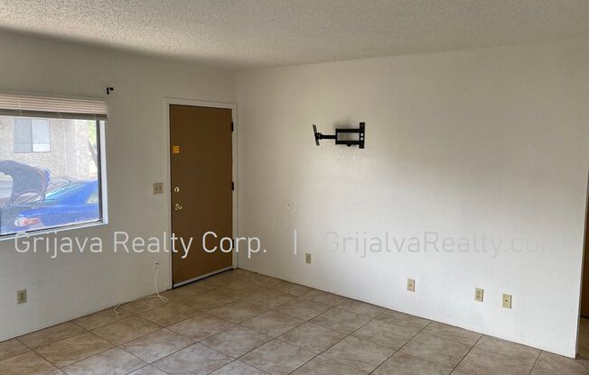 2 beds, 1 bath, 800 sqft, $1,200